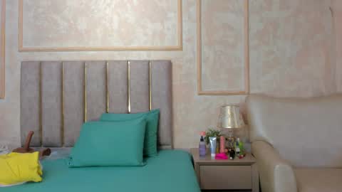 Miaasummer online show from April 6, 11:33 am