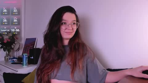 mia online show from December 19, 8:06 am