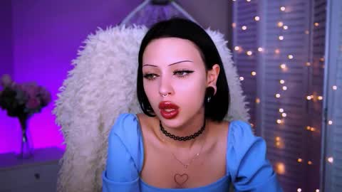 MiaCain online show from October 4, 9:19 pm