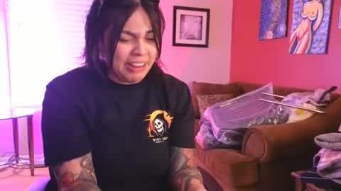 Mia online show from December 13, 11:17 pm