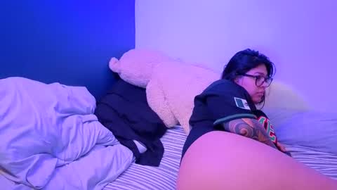 Mia online show from May 18, 4:07 am
