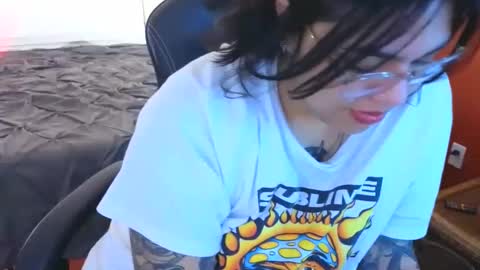 Mia online show from December 24, 4:22 am