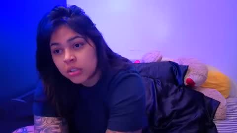 Mia online show from May 24, 3:27 am