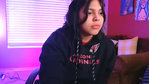 Mia online show from December 8, 8:47 pm