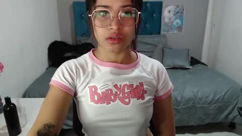 miacumgirl online show from February 2, 12:15 pm