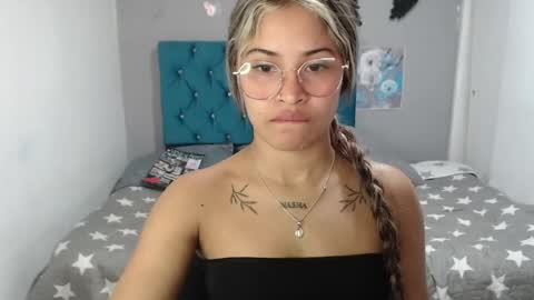 miacumgirl online show from May 5, 12:52 pm