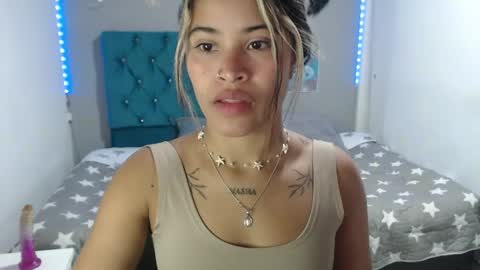 miacumgirl online show from May 26, 12:37 pm