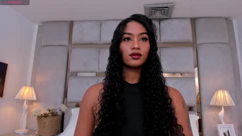 Call me Mia online show from December 8, 5:01 pm