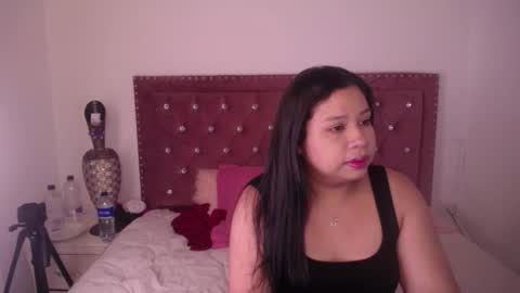 mia online show from March 4, 2:29 am