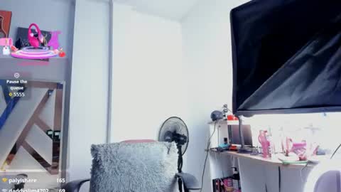 Mia online show from July 28, 7:39 pm