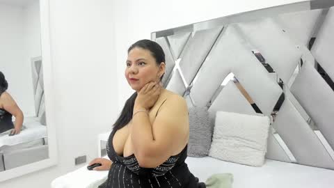 Miah Collins online show from January 15, 11:43 am