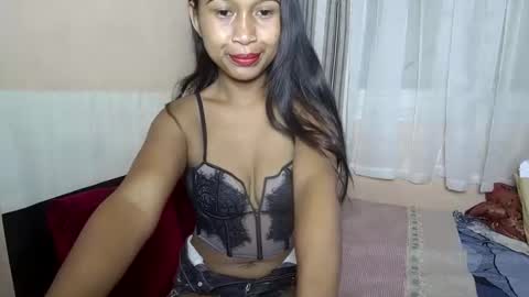 Snapshot of miah_land chatting on January 17, 6:47 am miah_land online show from January 17, 6:47 am
