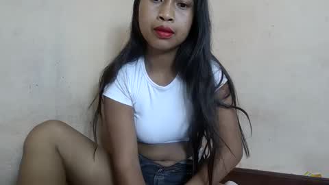 Snapshot of miah_land chatting on February 8, 8:31 am miah_land online show from February 8, 8:31 am
