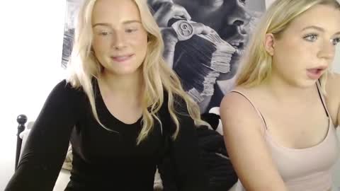 Snapshot of miaharperxox chatting on December 30, 3:47 am Mia Harper online show from December 30, 3:47 am