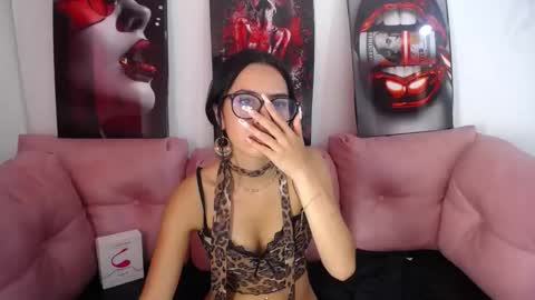 miahotcs online show from May 22, 7:23 pm