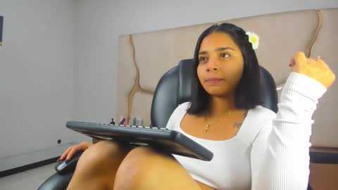 Snapshot of miahsex69 chatting on September 16, 3:25 am miahsex69 online show from September 16, 3:25 am