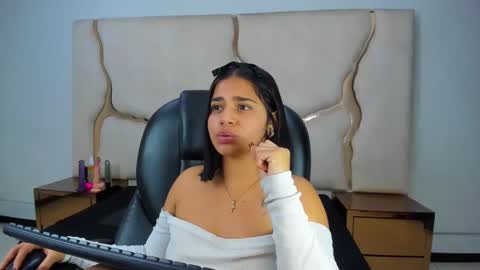 Snapshot of miahsex69 chatting on September 12, 4:46 am miahsex69 online show from September 12, 4:46 am