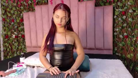 Mia online show from January 31, 7:11 pm