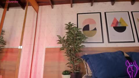 Mia  online show from March 22, 8:20 am