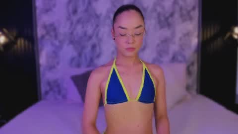 Mia Larouse online show from May 5, 9:29 pm