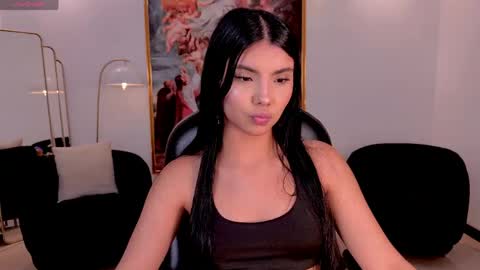 Call me Mia  online show from May 18, 7:09 pm