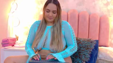 Mia online show from May 10, 4:25 am