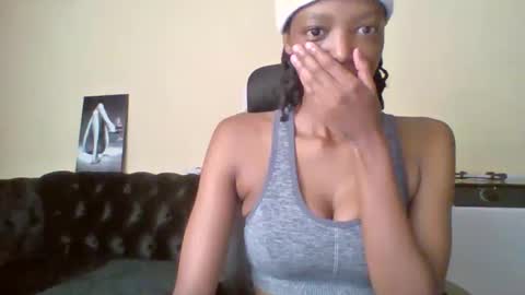 Muffin online show from May 11, 11:24 pm