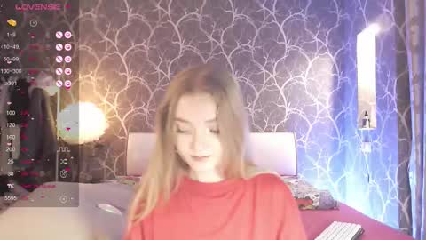 Mia online show from November 24, 8:33 pm