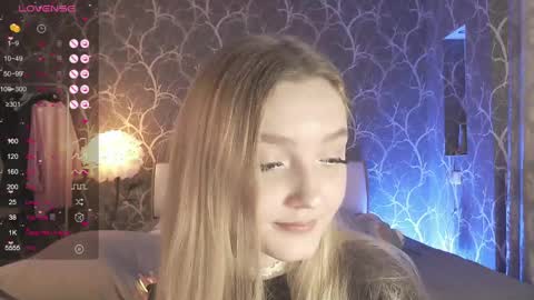 Mia online show from May 25, 3:33 pm