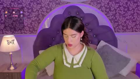 Mia   -5 7001400 Follow  online show from November 25, 1:13 pm