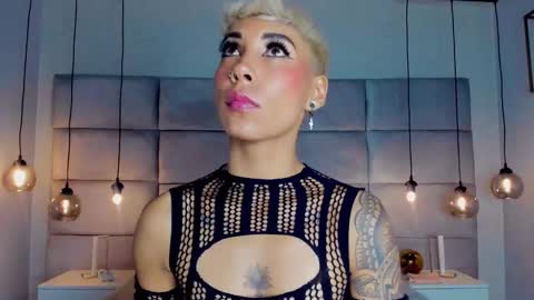 Mia Morgann online show from December 17, 11:28 am