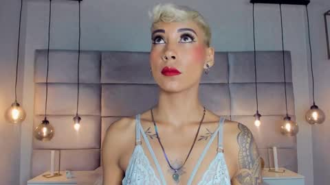 Mia Morgann online show from December 20, 11:43 am