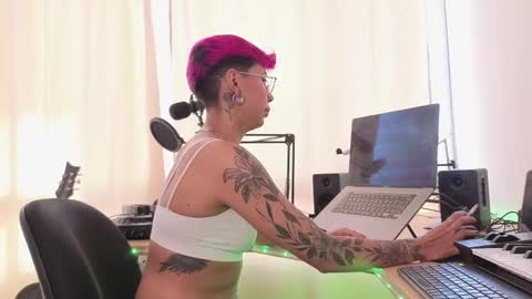 Mia Morgann online show from December 14, 2:01 pm