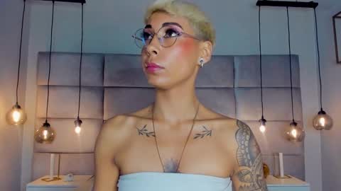 Mia Morgann online show from December 23, 11:47 am