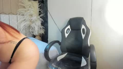 Mia online show from May 20, 9:34 pm
