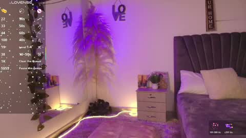 miaoconell online show from May 12, 11:44 pm
