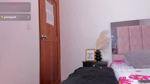 miapearls_ online show from January 8, 4:16 am