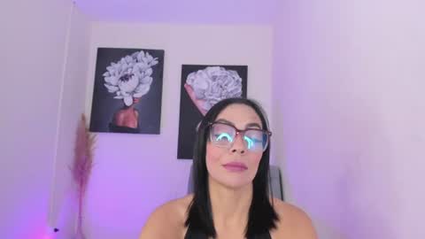 Mia online show from July 13, 1:39 am