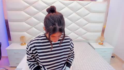 Snapshot of miaqueen021 chatting on January 24, 12:20 pm Sweetie Mia online show from January 24, 12:20 pm