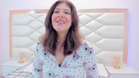 Snapshot of miaqueen021 chatting on January 14, 12:14 pm Sweetie Mia online show from January 14, 12:14 pm