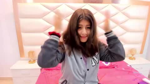 Snapshot of miaqueen021 chatting on February 27, 12:23 pm Sweetie Mia online show from February 27, 12:23 pm