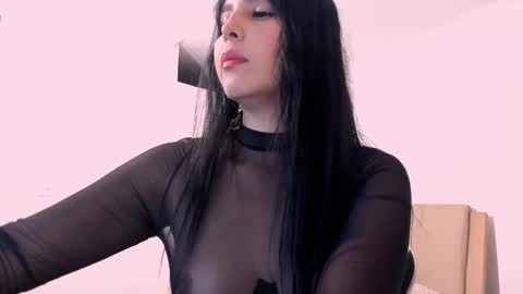 Mia Quevedo online show from May 12, 2:46 pm