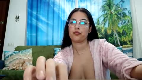 miareys online show from October 4, 6:23 pm