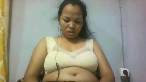 miarii online show from December 5, 10:27 am