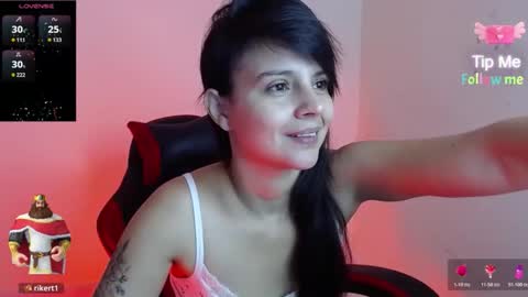 miarobinn_ online show from November 23, 11:01 am