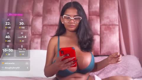 Snapshot of miasandoval_22 chatting on January 4, 8:48 pm miasaandovaal 22 online show from January 4, 8:48 pm