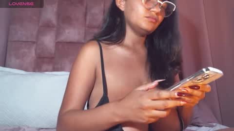 Snapshot of miasandoval_22 chatting on December 28, 9:40 pm miasaandovaal 22 online show from December 28, 9:40 pm