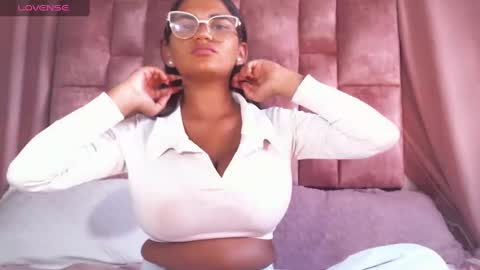 Snapshot of miasandoval_22 chatting on January 8, 9:01 pm miasaandovaal 22 online show from January 8, 9:01 pm