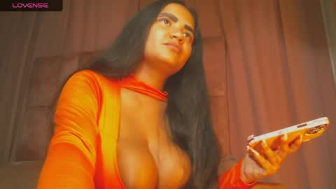 miasaandovaal 22 online show from May 11, 9:23 pm