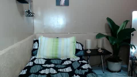 mia online show from February 22, 3:57 pm